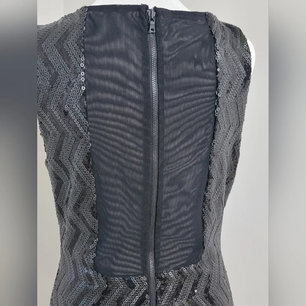 Alice +Olivia Black Sequin Chevron Dress w/Back Detail Women's Sz 8 - Picture 11 of 14
